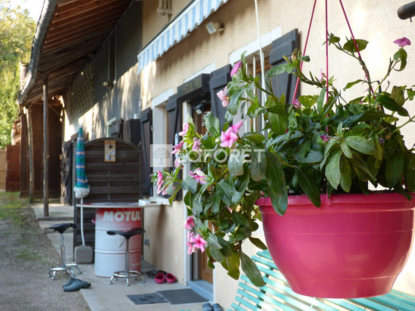 Casa de 3 dormitorios en Cormoz, France No. 199005