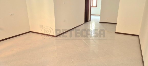 2-salle Appartement à Vicenza, Italy No. 156499 4