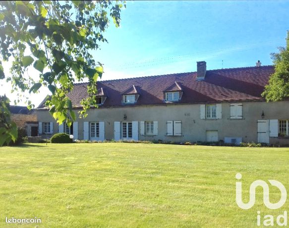 4 bedrooms House in Varennes, France No. 312395