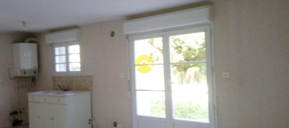 Dúplex de 2 dormitorios en Saint-Amand-Montrond, France No. 152114 5