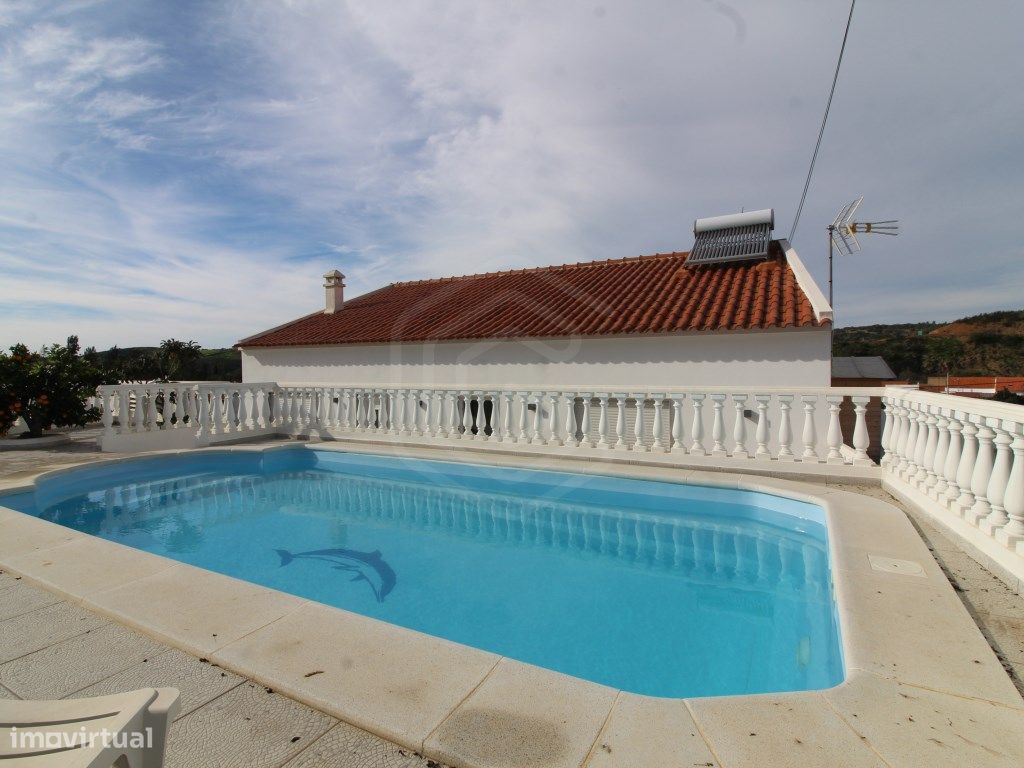 Casa de 4 dormitorios en Portimao, Portugal No. 186933