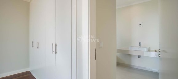 3 bedrooms House in Funchal, Portugal No. 94281 4