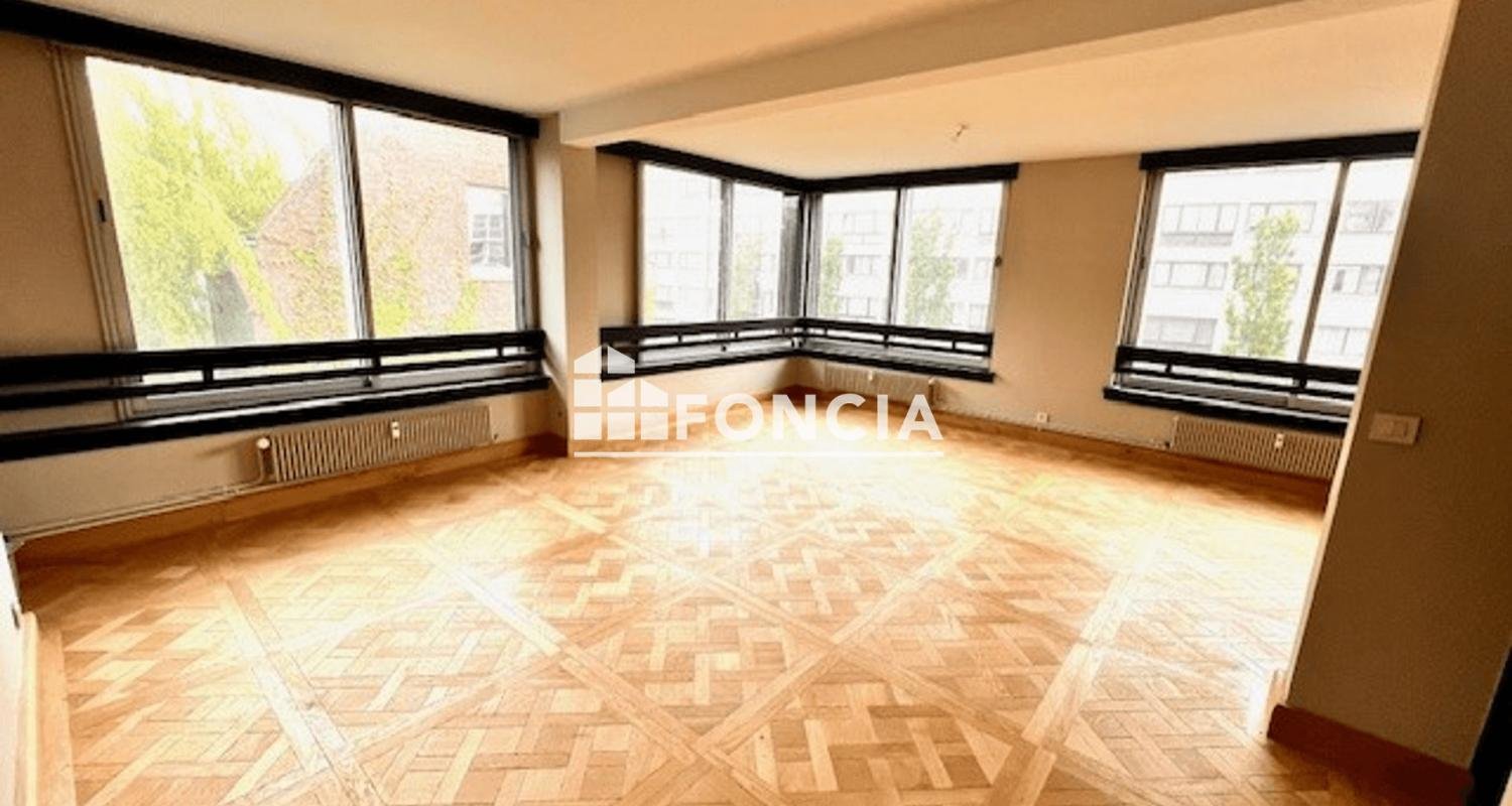 2 bedrooms Apartment in Valenciennes, France No. 66032