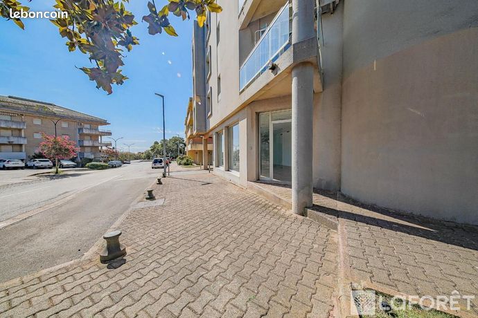 76m² Commercial property in Penta-di-Casinca, France No. 302847