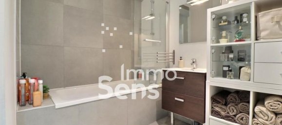 Apartamento de 2 dormitorios en Bondues, France No. 280548 4