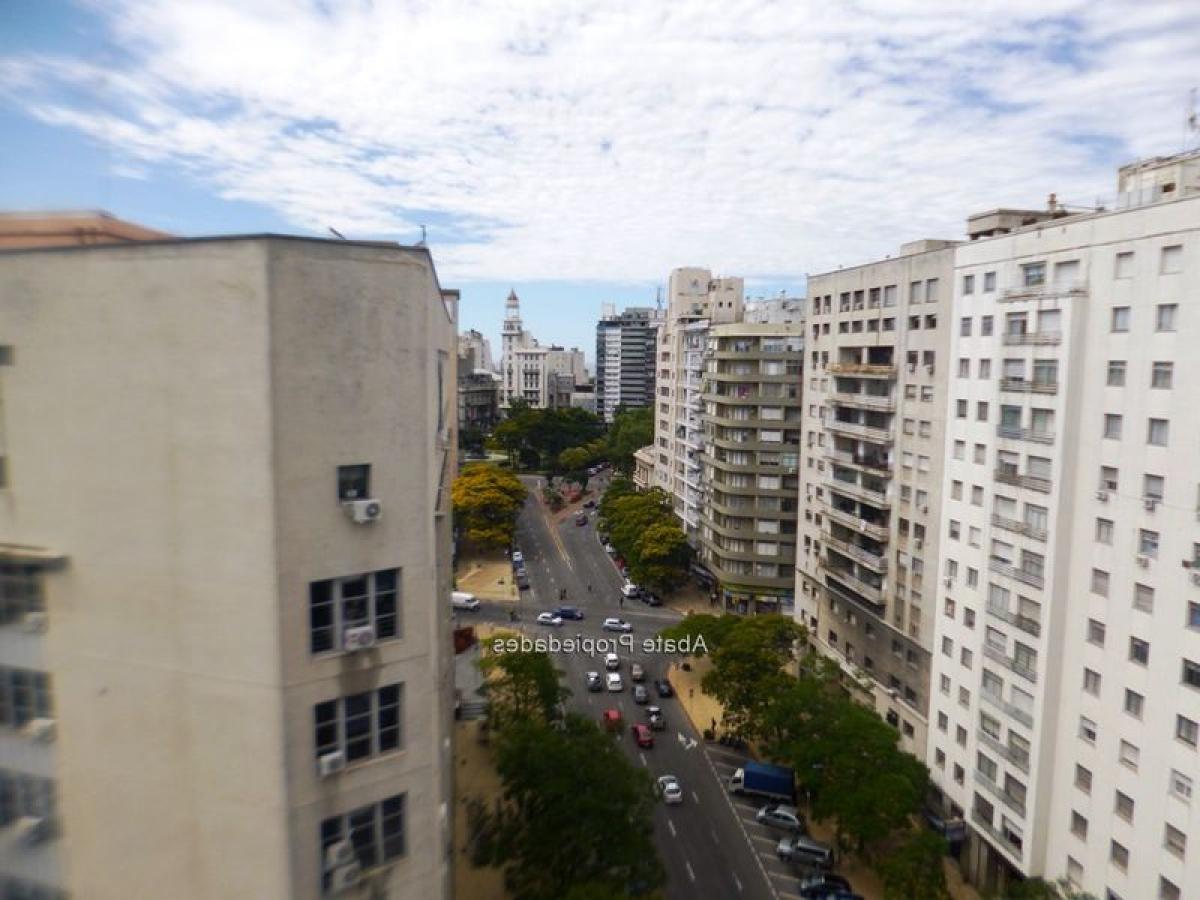 Квартира с 4 спальнями в Монтевидео, Уругвай № 8938