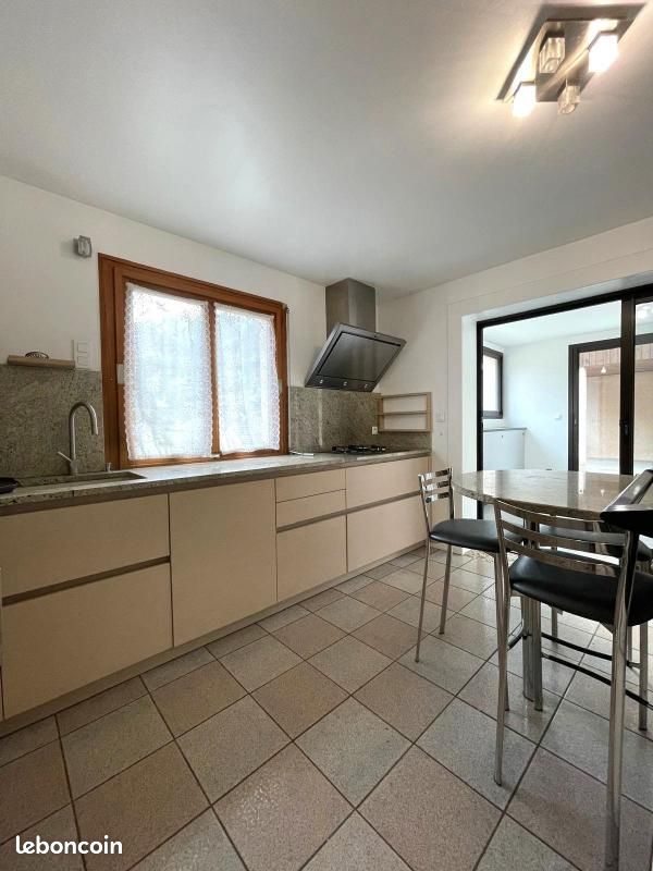 7 bedrooms House in Besancon, France No. 270593