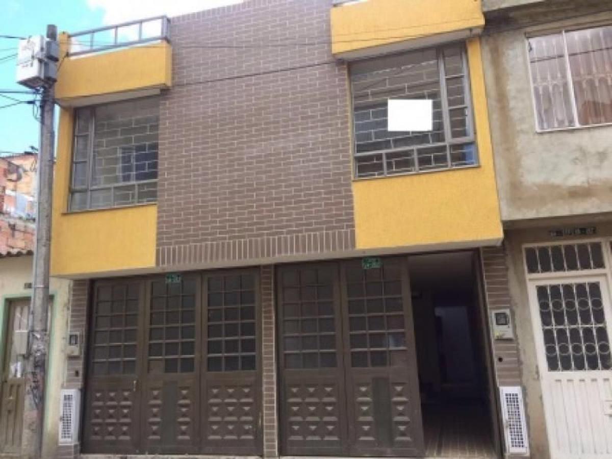 Дом с 3 спальнями в Богота, Колумбия № 10434