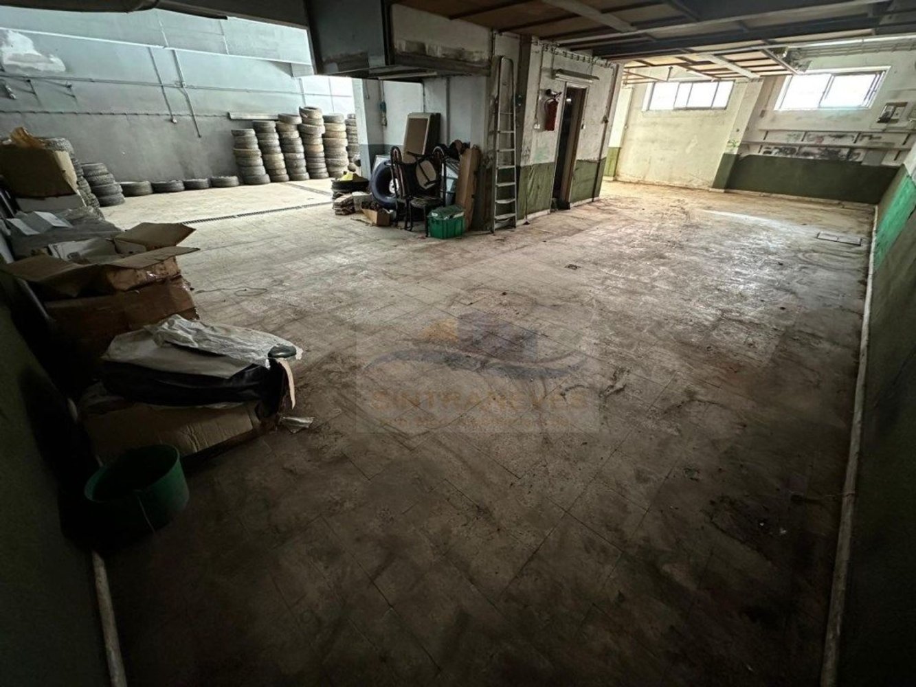 Armazém em Amadora, Portugal 212 m² N.º 13085