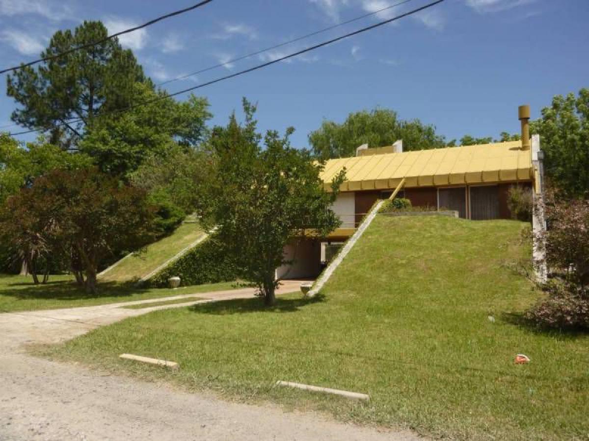 4 bedrooms House in Escobar, Argentina No. 68296