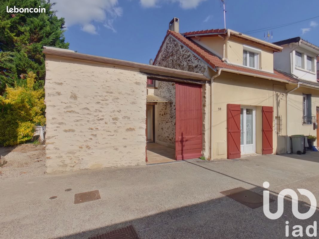 3 Schlafzimmer Haus in Boussy-Saint-Antoine, France, Nr. 334113