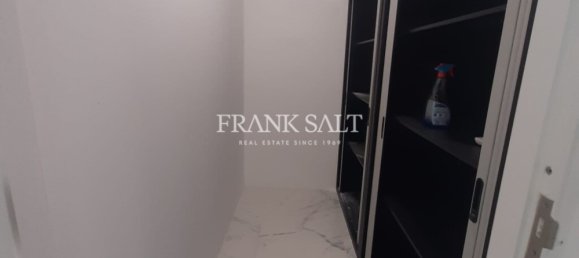  Office in Victoria, Malta No. 11984 36