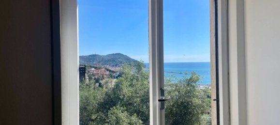 3 rooms Apartment in Imperia, Italy No. 36430 8