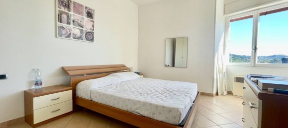 3 rooms Apartment in Imperia, Italy No. 36430 4