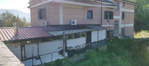 4 bedrooms Penthouse in Montefredane, Italy No. 72923 3