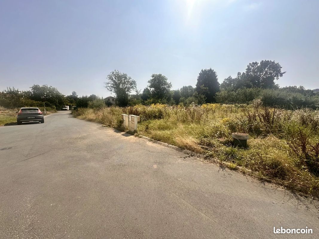 451m² Land in Lorry-Mardigny, France No. 250773