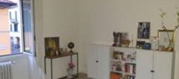 Квартира с 2 комнатами в Саронно, Италия № 201227 16