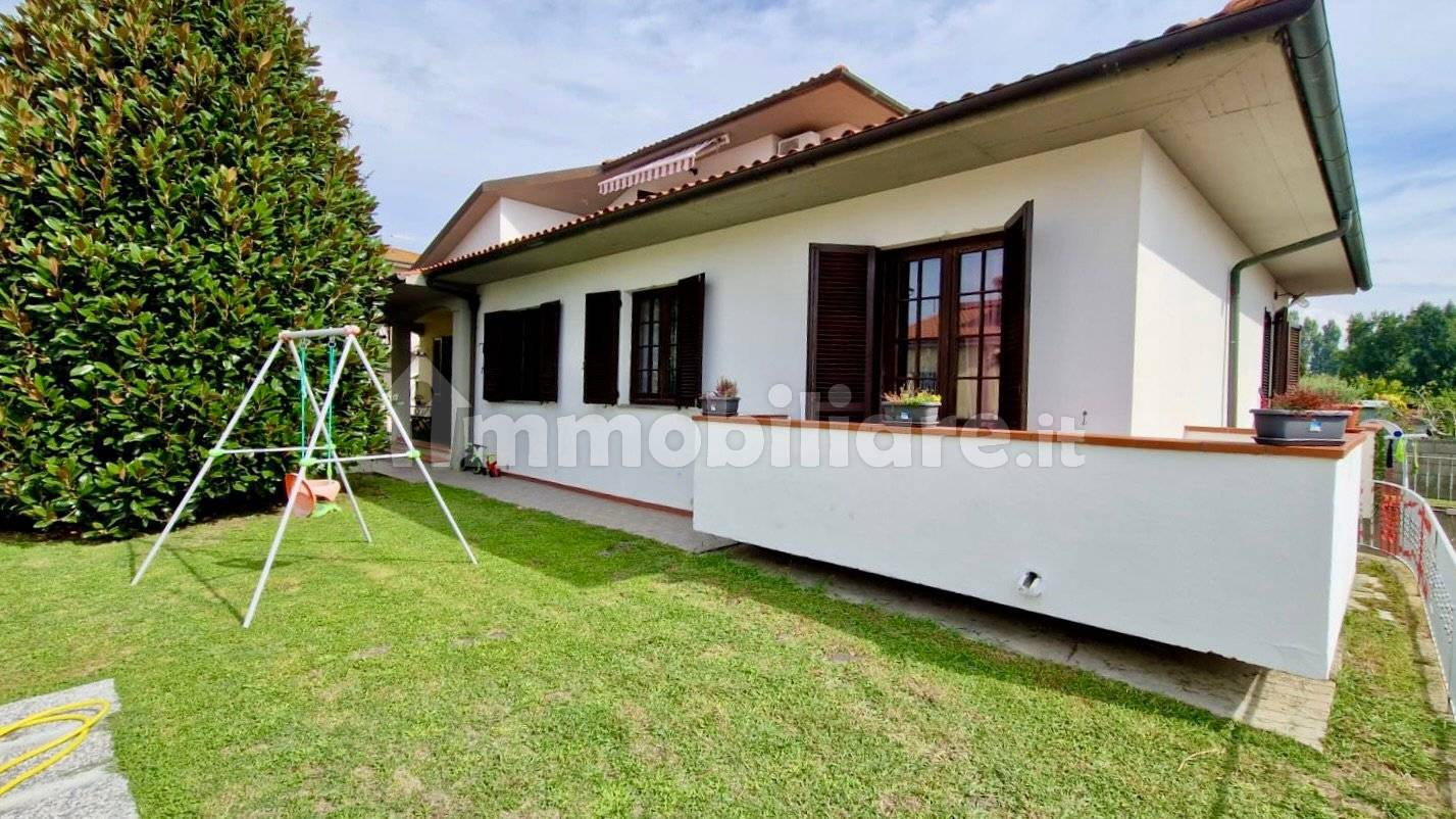 5 Schlafzimmer Villa in Pisa, Italy, Nr. 213286