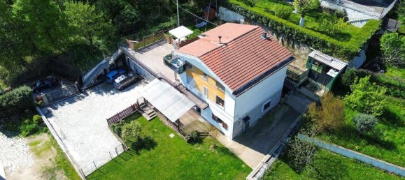 Квартира с 4 комнатами в Валь делла Торре, Италия № 42002 8