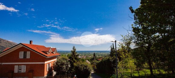 Квартира с 4 комнатами в Валь делла Торре, Италия № 42002 6