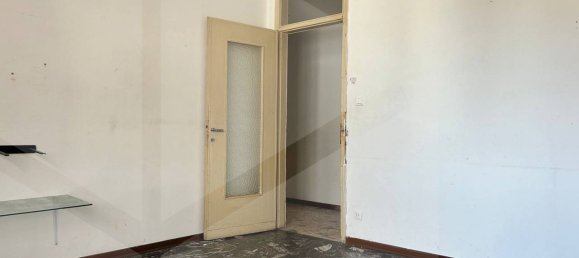 4 rooms Apartment in Vicenza, Italy No. 19250 9