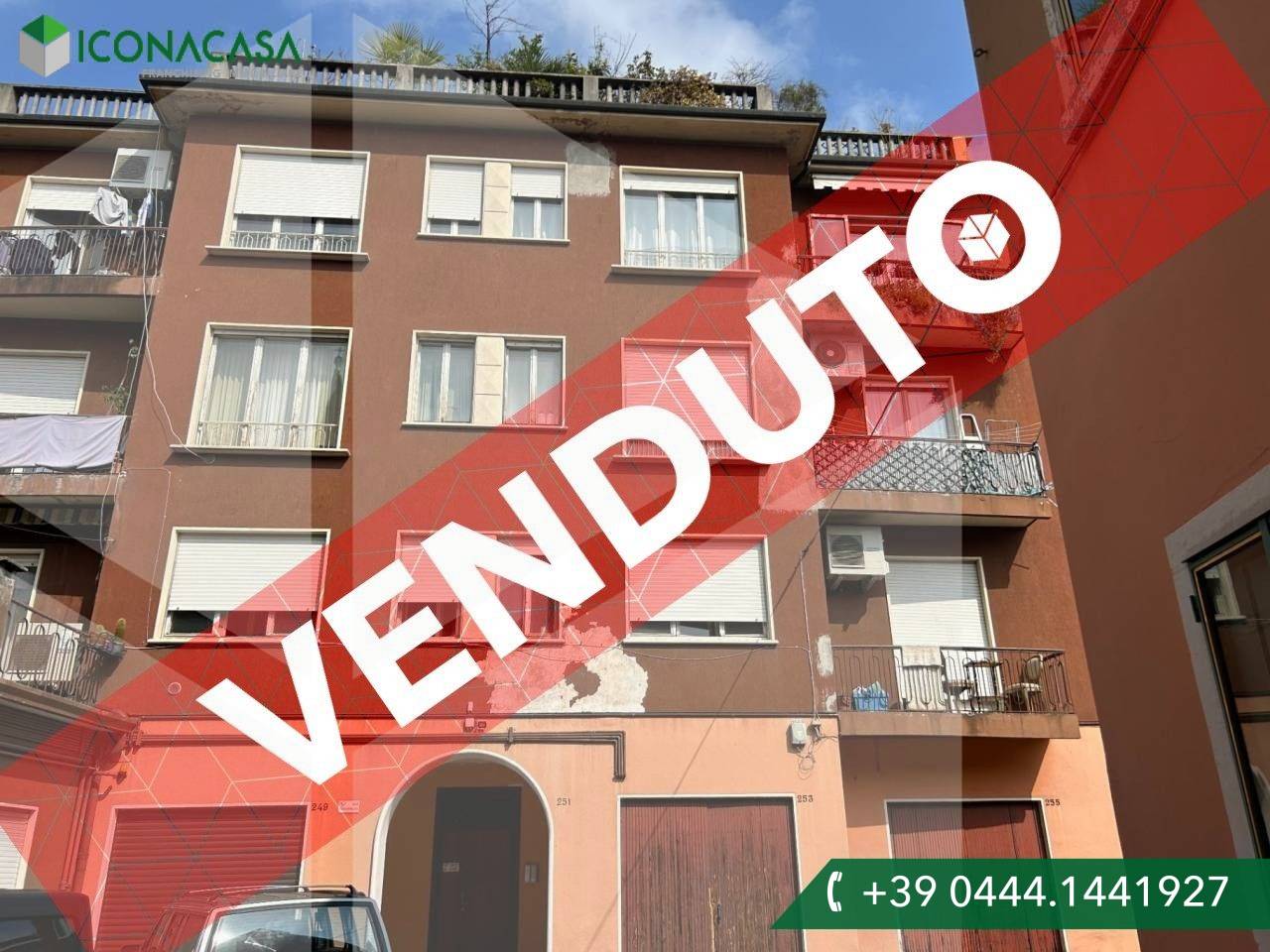 4-salle Appartement à Vicenza, Italy No. 19250