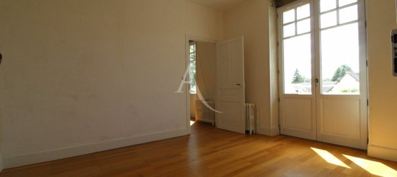 5 bedrooms House in Veuzain-sur-Loire, France No. 58963 12