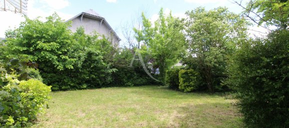 5 bedrooms House in Veuzain-sur-Loire, France No. 58963 2