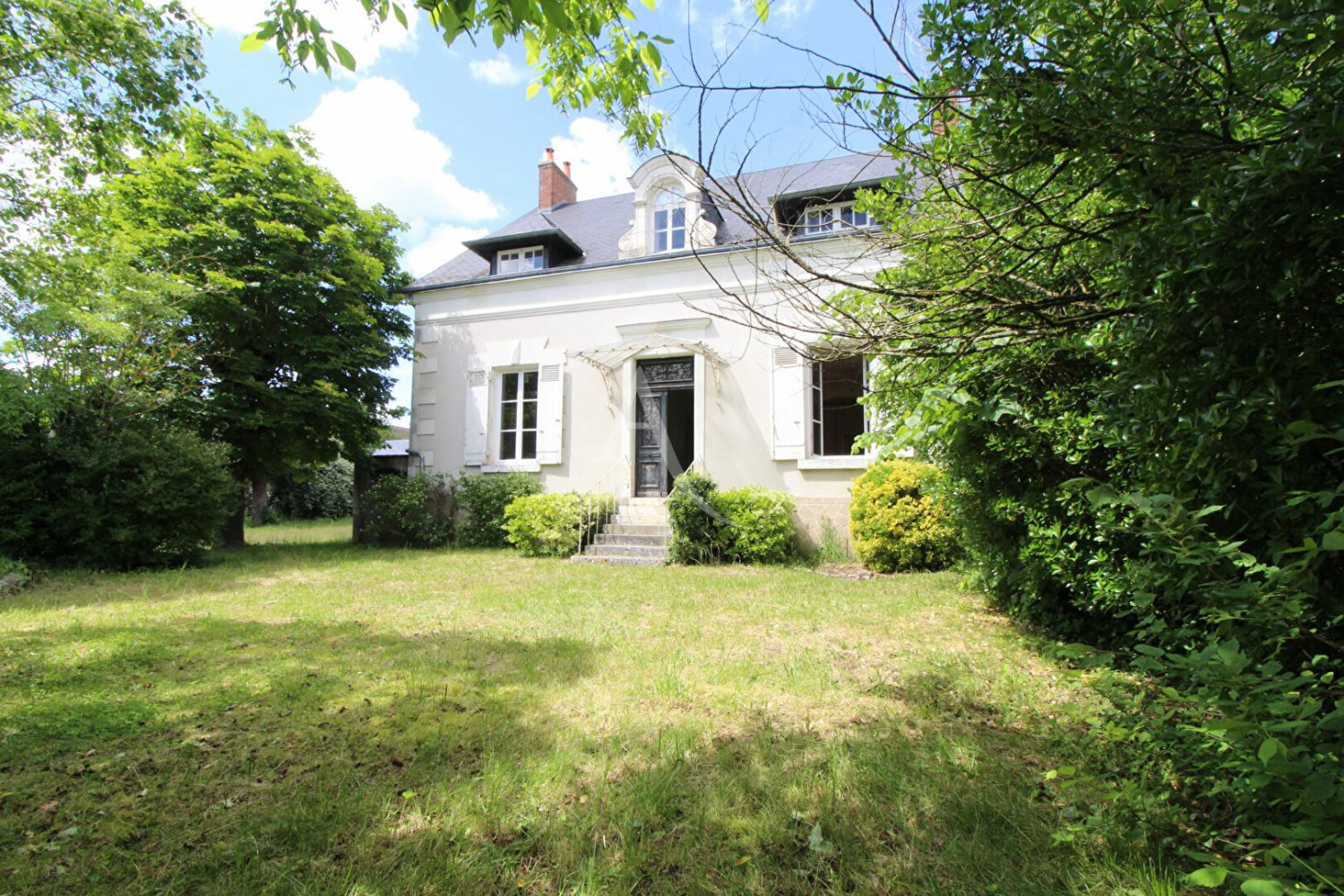 5 bedrooms House in Veuzain-sur-Loire, France No. 58963