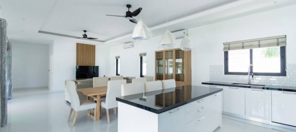 3 Schlafzimmer Villa in Hua Hin, Thailand, Nr. 13051 2
