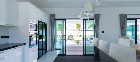 3 Schlafzimmer Villa in Hua Hin, Thailand, Nr. 13051 8