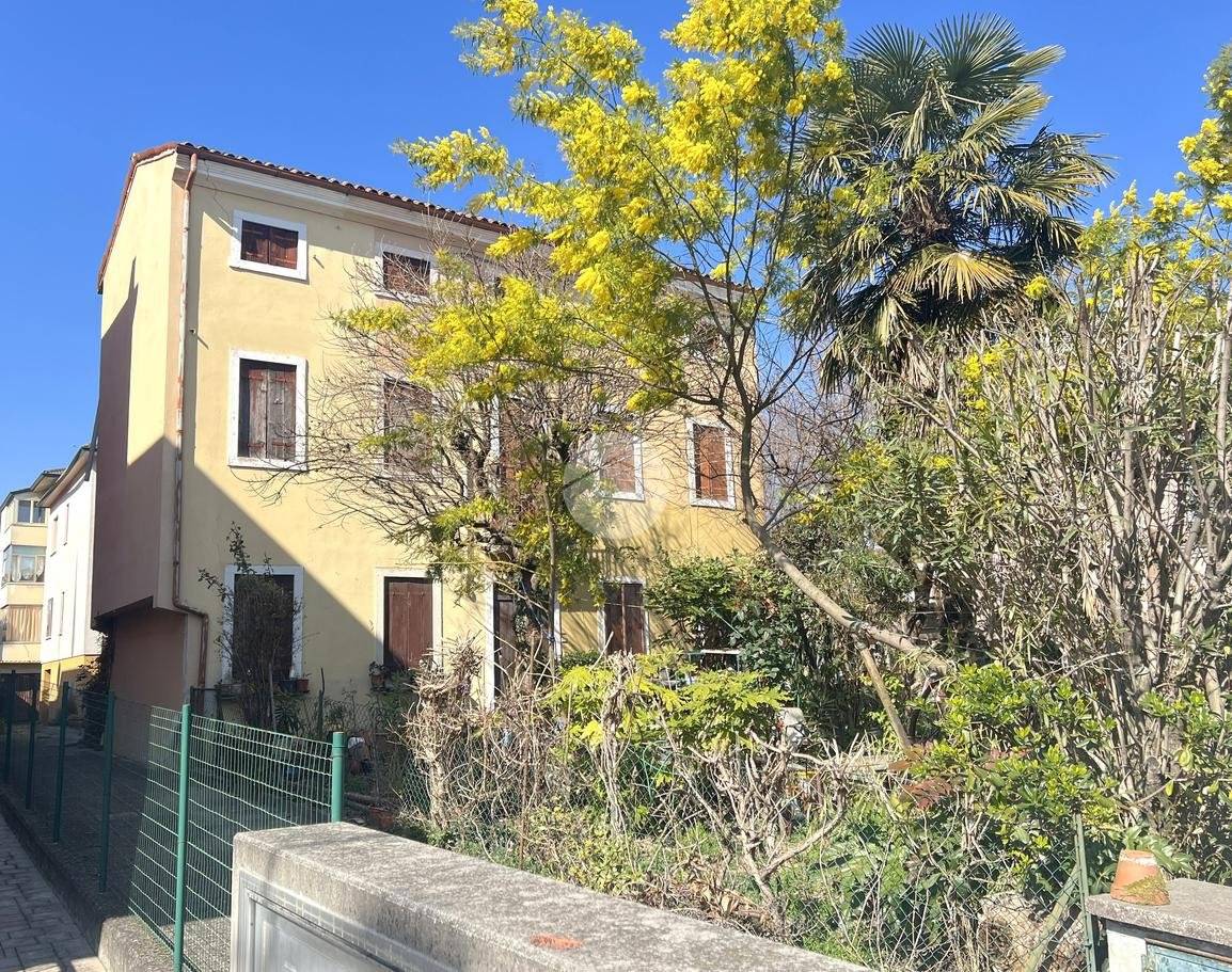 3 bedrooms Villa in Vicenza, Italy No. 54804