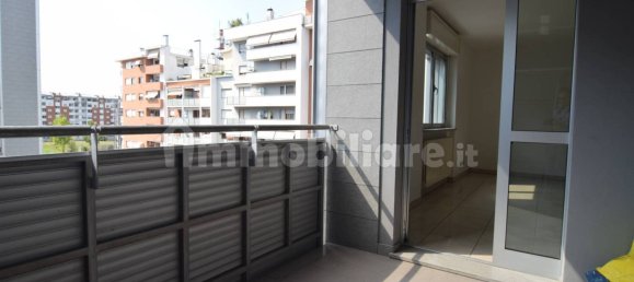 2 bedrooms Apartment in Turin, Italy No. 297611 6