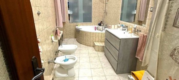 6-salle Appartement à Naples, Italy No. 104121 30