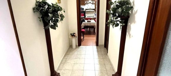 6-salle Appartement à Naples, Italy No. 104121 3