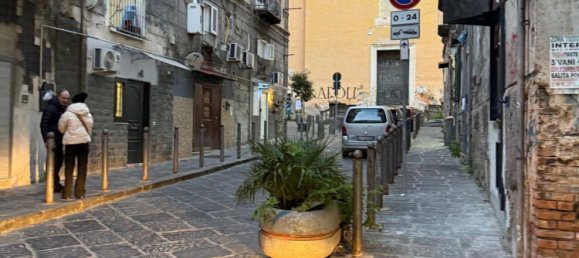 6-salle Appartement à Naples, Italy No. 104121 14