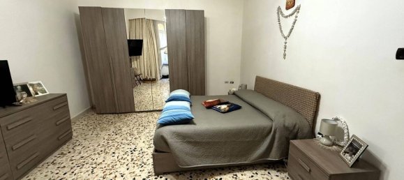 6-salle Appartement à Naples, Italy No. 104121 24