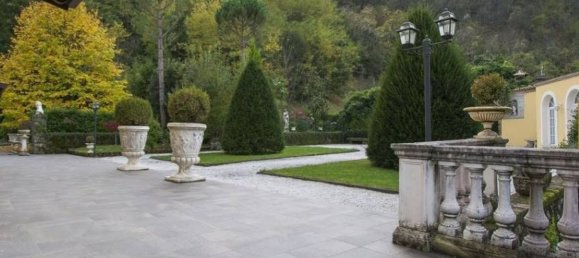 20 rooms Villa in Barga, Italy No. 211058 24