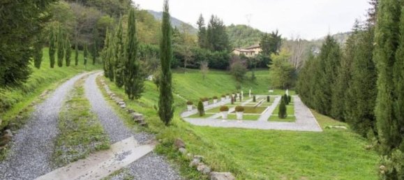 20 rooms Villa in Barga, Italy No. 211058 4