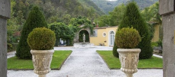 20 rooms Villa in Barga, Italy No. 211058 23