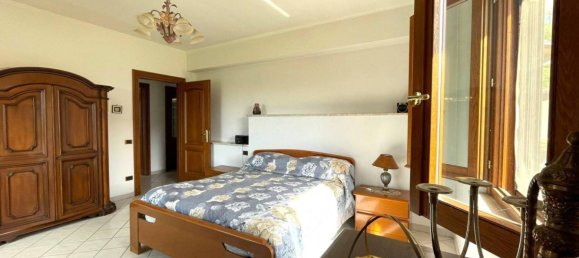 Вилла с 3 спальнями в Фонтана Лири, Италия № 61930 22