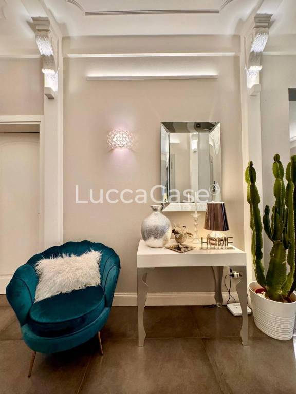 5-Zimmer Wohnung in Lucca, Italy, Nr. 269195