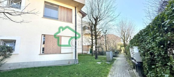 2 bedrooms Apartment in Crema, Italy No. 207547 6