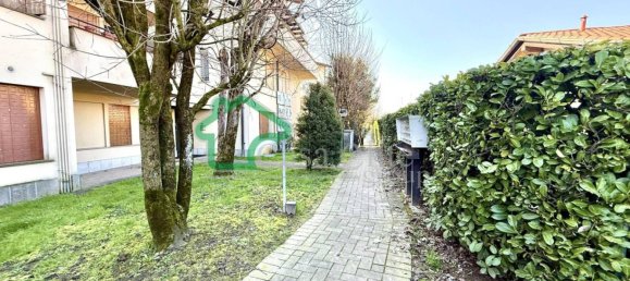 2 bedrooms Apartment in Crema, Italy No. 207547 3