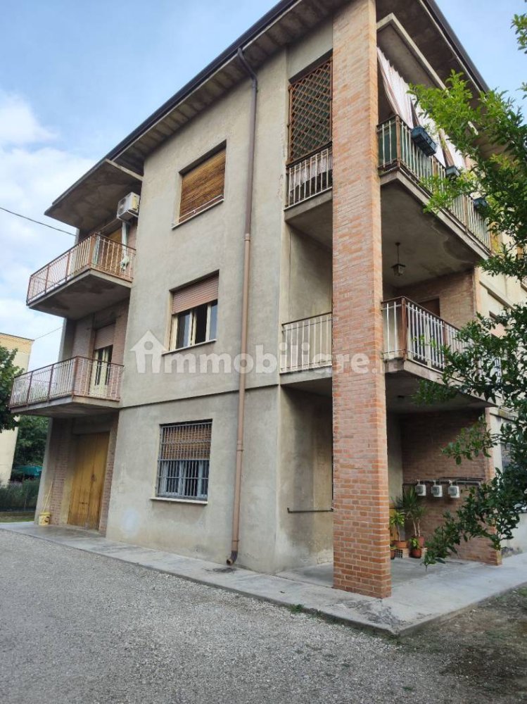 3 chambres Appartement à Mirandola, Italy No. 332978