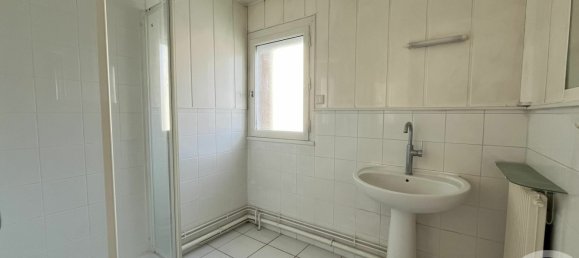 2 chambres Appartement à Maurepas, France No. 324614 10