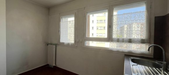 2 chambres Appartement à Maurepas, France No. 324614 6