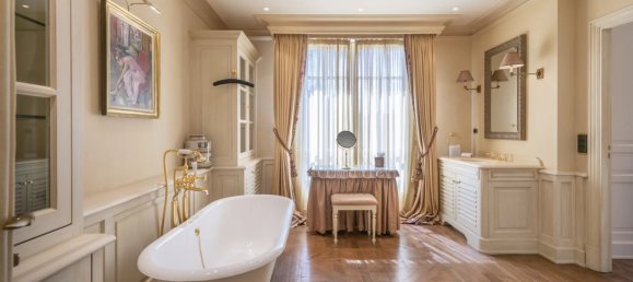 9 bedrooms Villa in Mougins, France No. 13 5