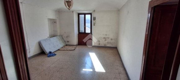 3 rooms Apartment in Varallo Pombia, Italy No. 285313 6