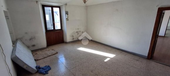 3 rooms Apartment in Varallo Pombia, Italy No. 285313 5